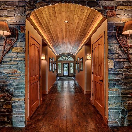 Whispering Pines Lodge: 9 Bedroom Eagle River Exterior foto