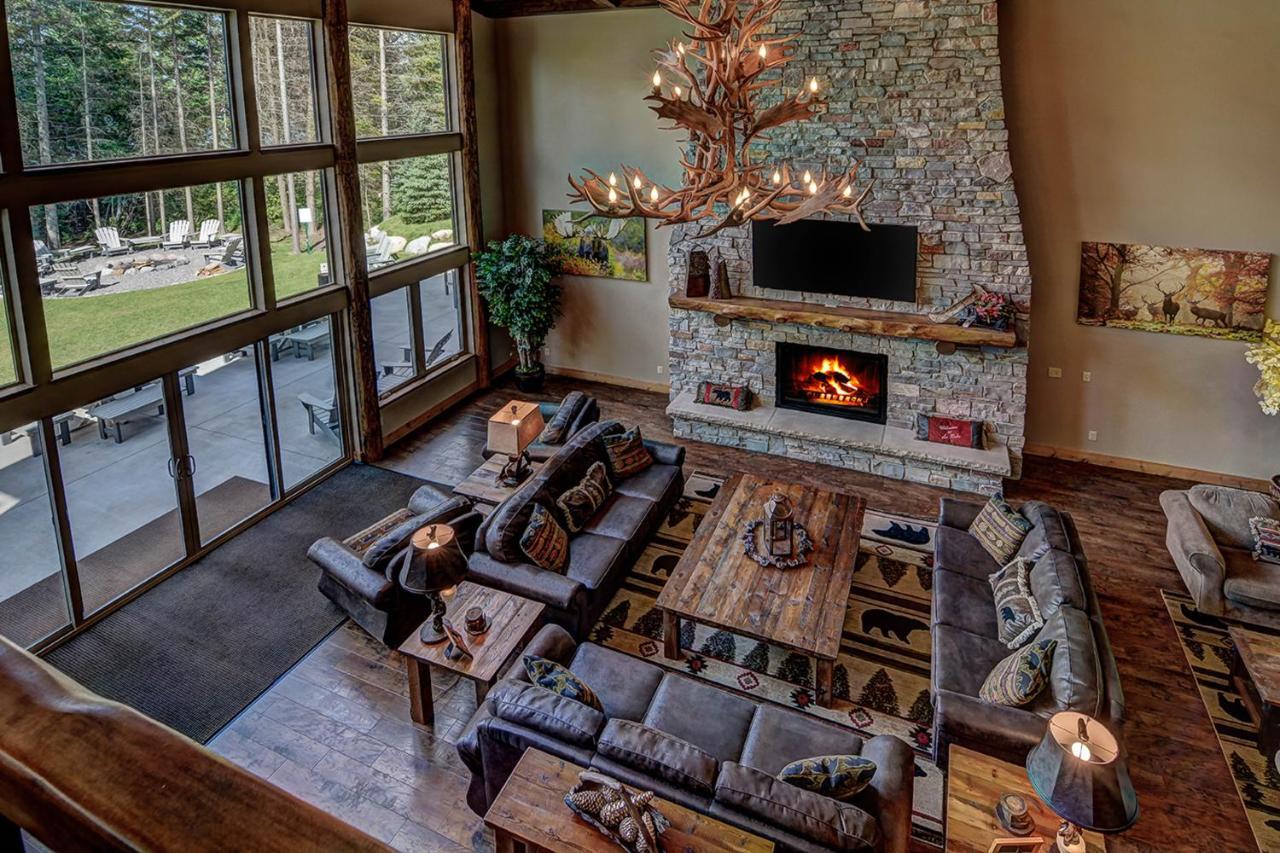 Whispering Pines Lodge: 9 Bedroom Eagle River Exterior foto