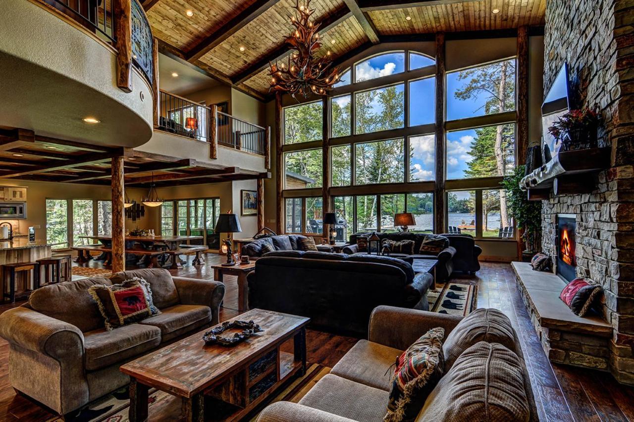 Whispering Pines Lodge: 9 Bedroom Eagle River Exterior foto