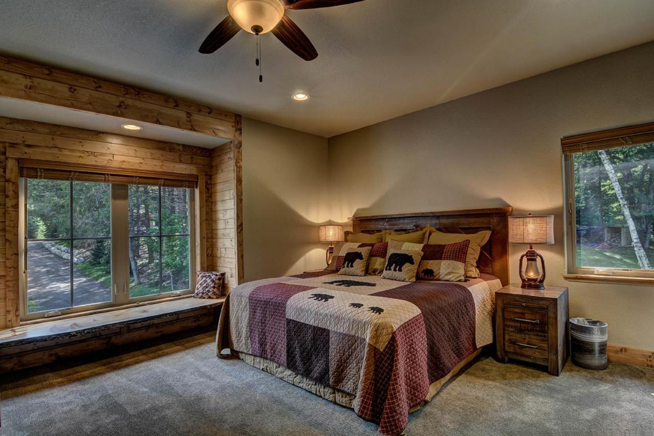 Whispering Pines Lodge: 9 Bedroom Eagle River Exterior foto