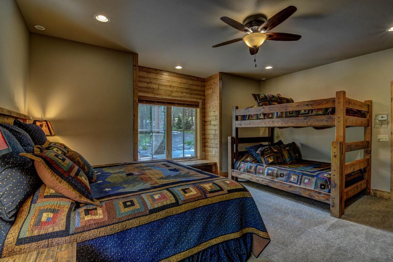 Whispering Pines Lodge: 9 Bedroom Eagle River Exterior foto