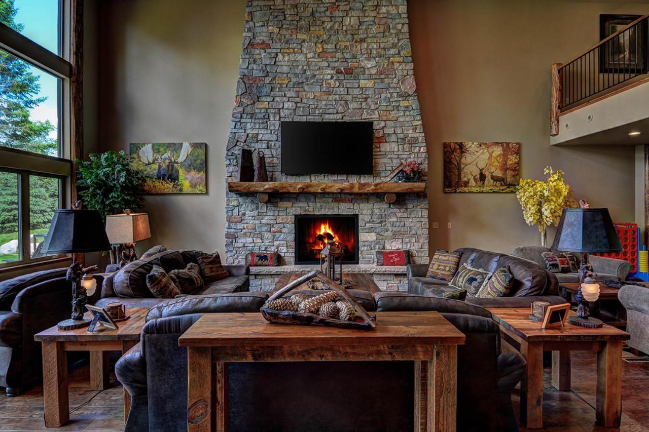 Whispering Pines Lodge: 9 Bedroom Eagle River Exterior foto