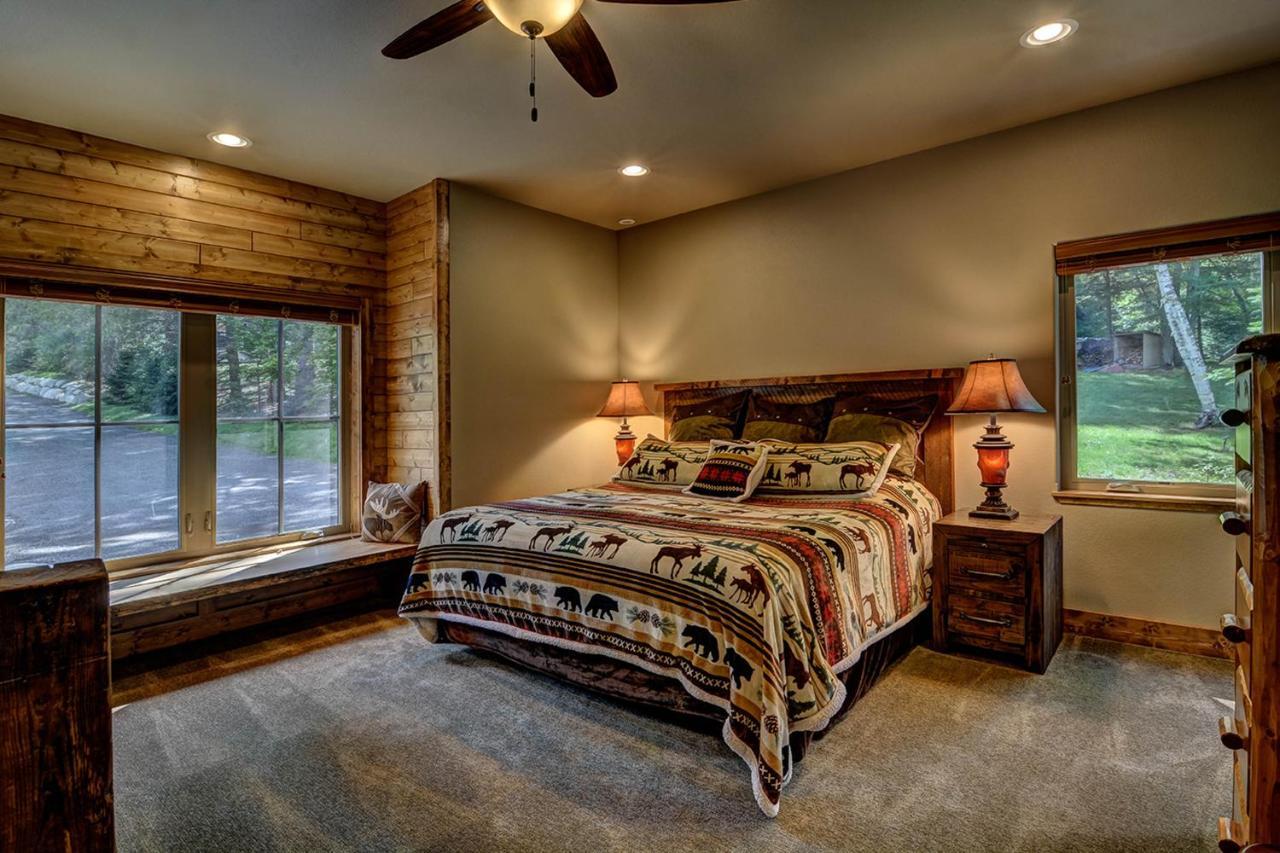 Whispering Pines Lodge: 9 Bedroom Eagle River Exterior foto