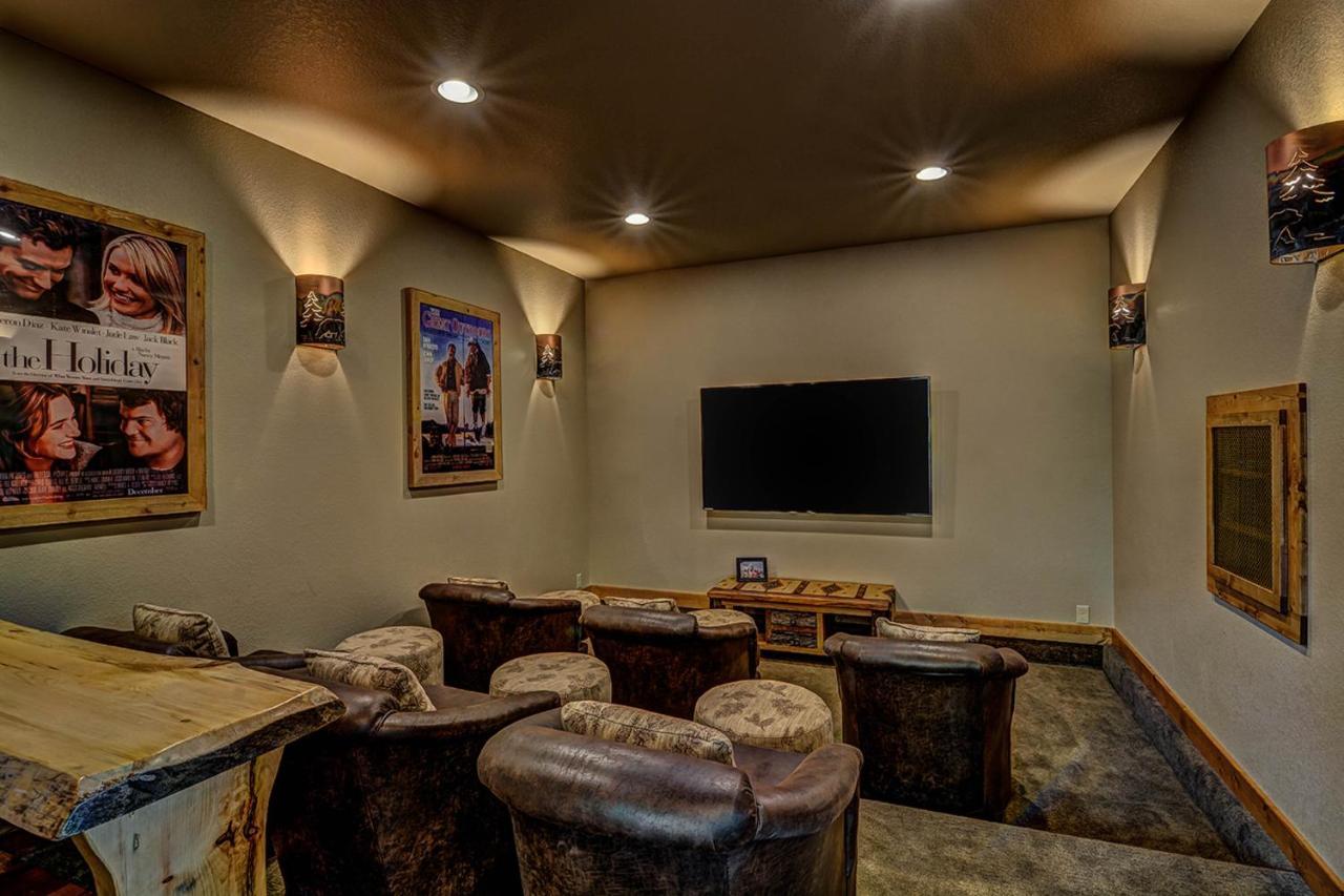 Whispering Pines Lodge: 9 Bedroom Eagle River Exterior foto