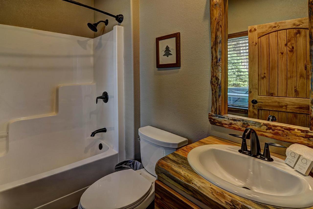 Whispering Pines Lodge: 9 Bedroom Eagle River Exterior foto